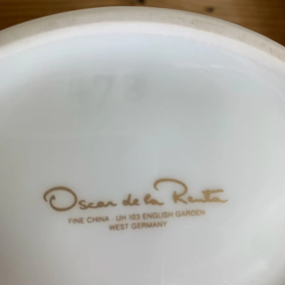 OSCAR DE LA RENTA ENGLISH GARDEN VASE